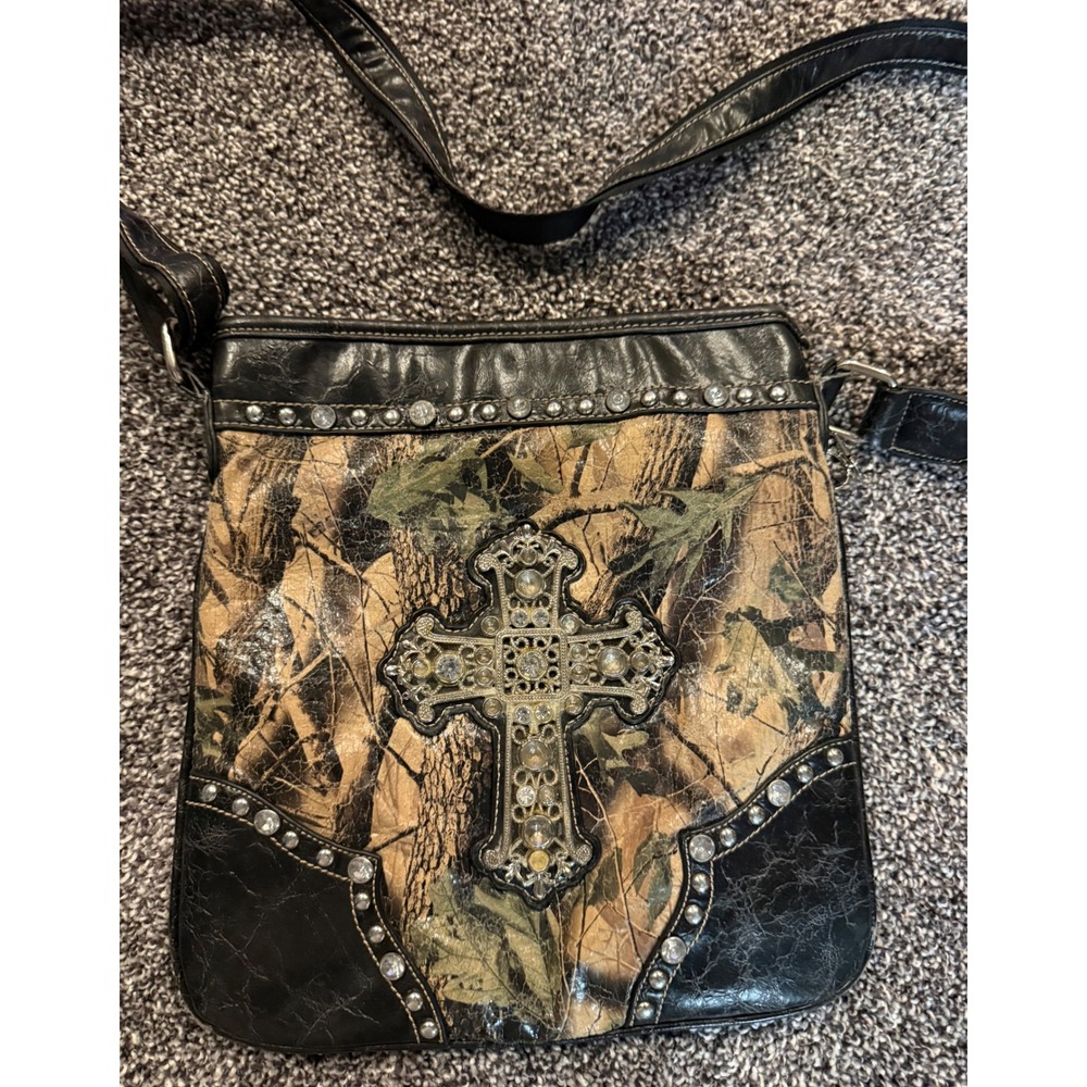 Montana West Camo Rhinestone Cross Crossbody Bag RealTree Western Studded Black